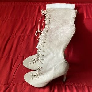 Women’s size 9 lace tightening zipper tightening gray thigh high heels